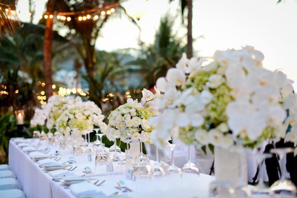 wedding flower and table in white